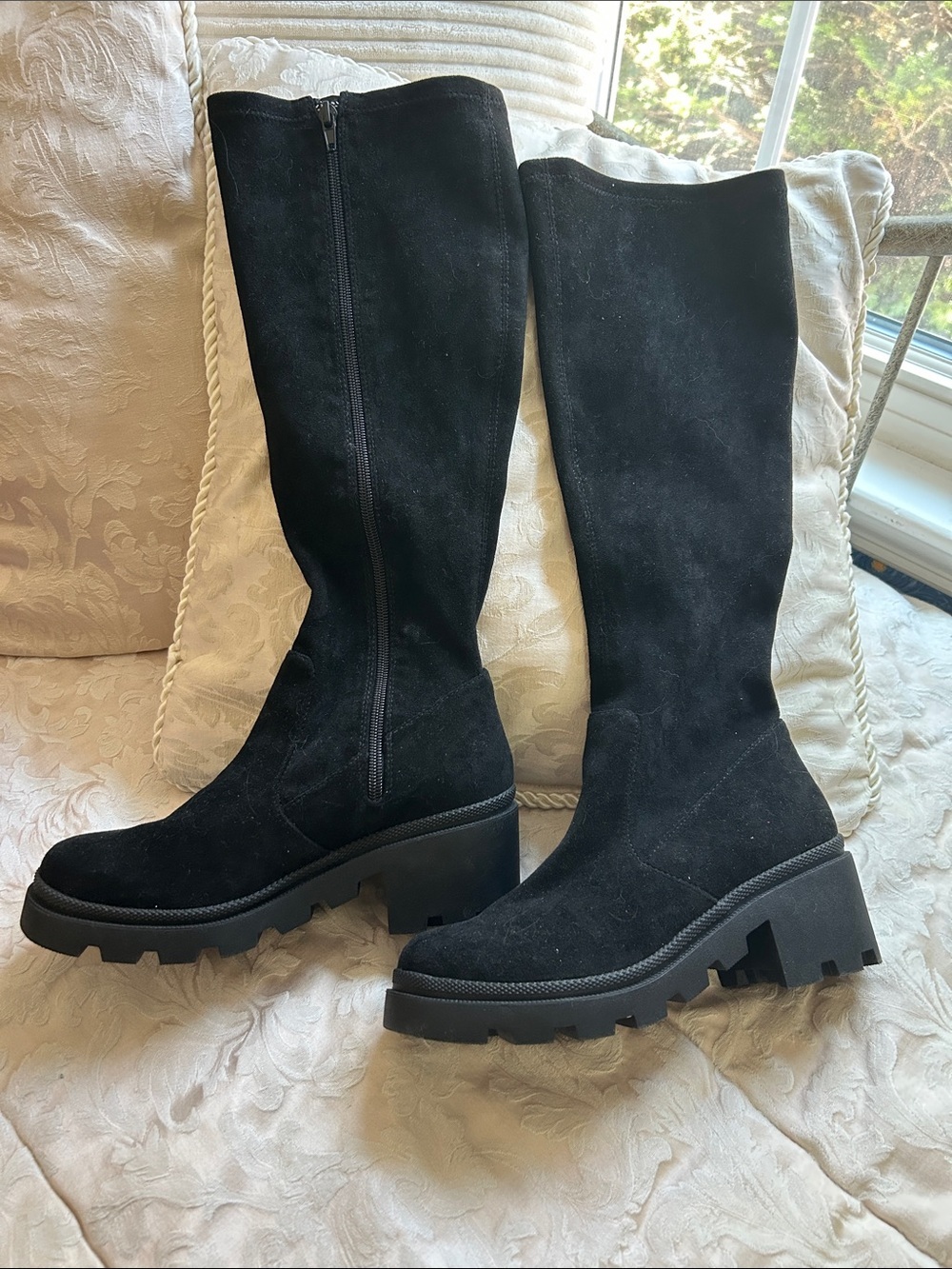 NWOT. Classic Black Suede Knee-High Lug Sole Boots. Size 8. - Picture 1 of 4